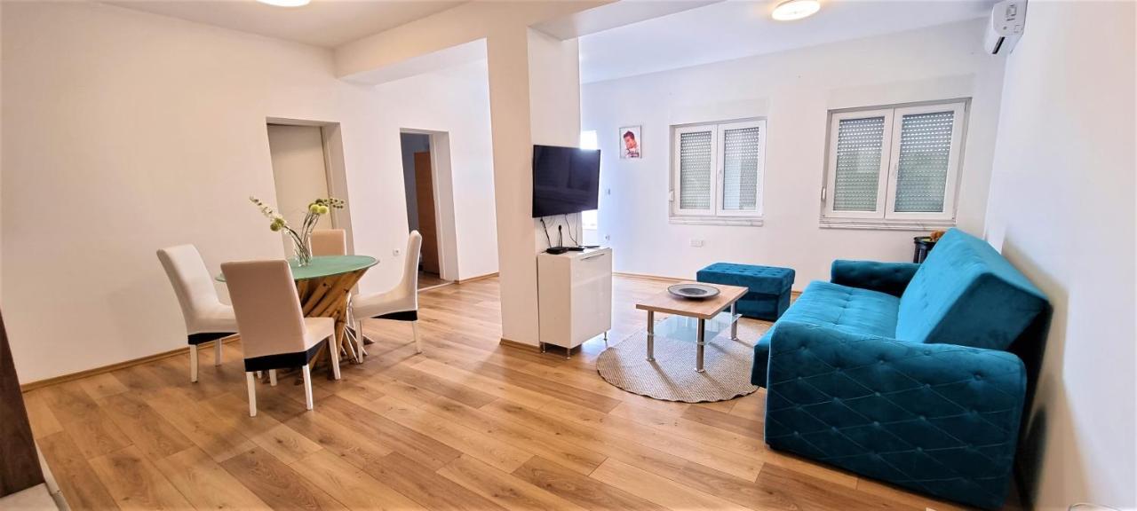 Apartments Prince & Tiffany Novalja Bagian luar foto