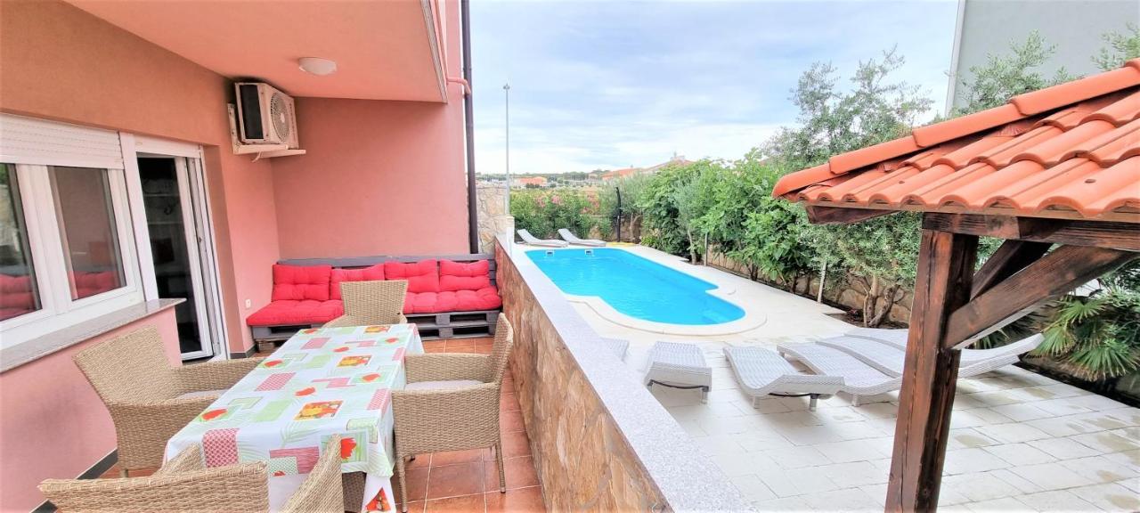 Apartments Prince & Tiffany Novalja Bagian luar foto
