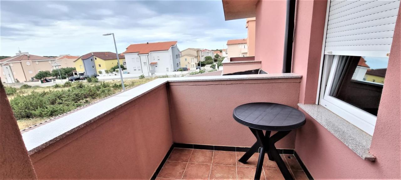 Apartments Prince & Tiffany Novalja Bagian luar foto