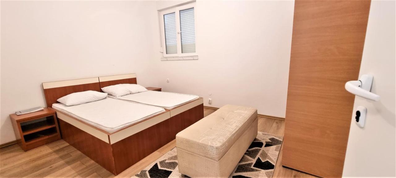 Apartments Prince & Tiffany Novalja Bagian luar foto