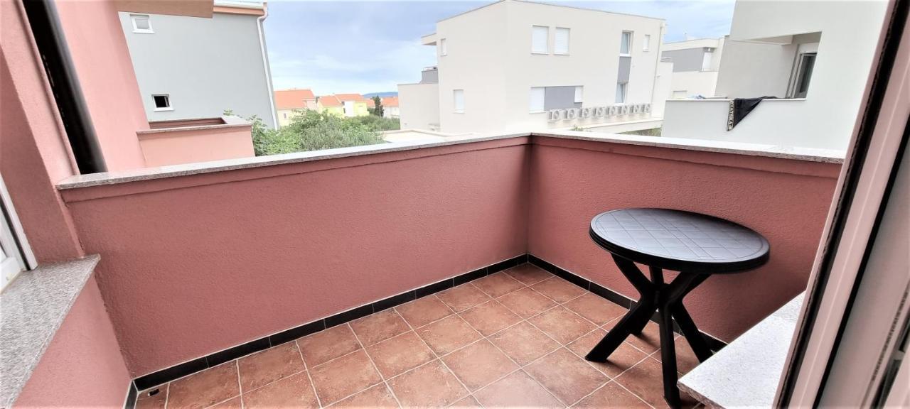 Apartments Prince & Tiffany Novalja Bagian luar foto