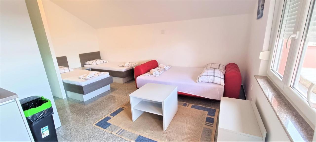 Apartments Prince & Tiffany Novalja Bagian luar foto