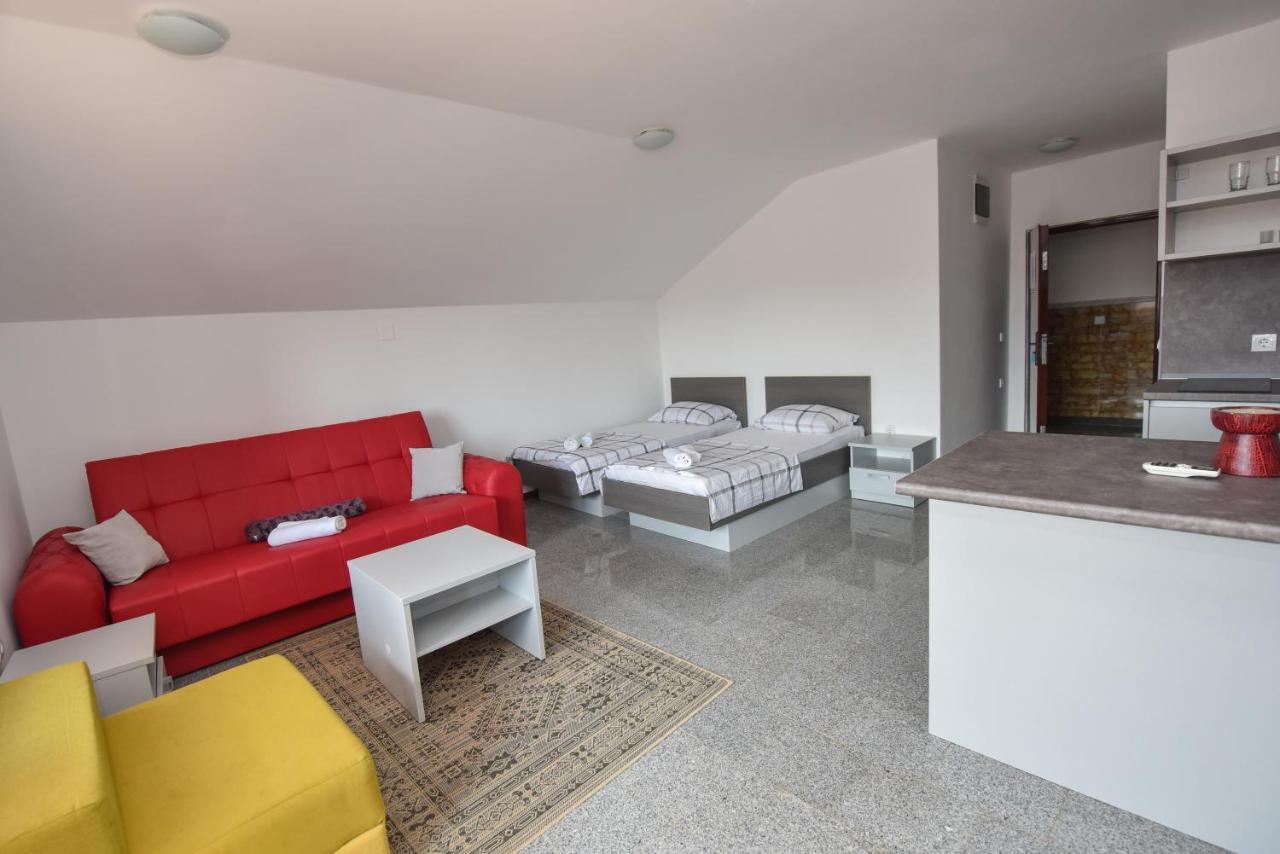 Apartments Prince & Tiffany Novalja Bagian luar foto