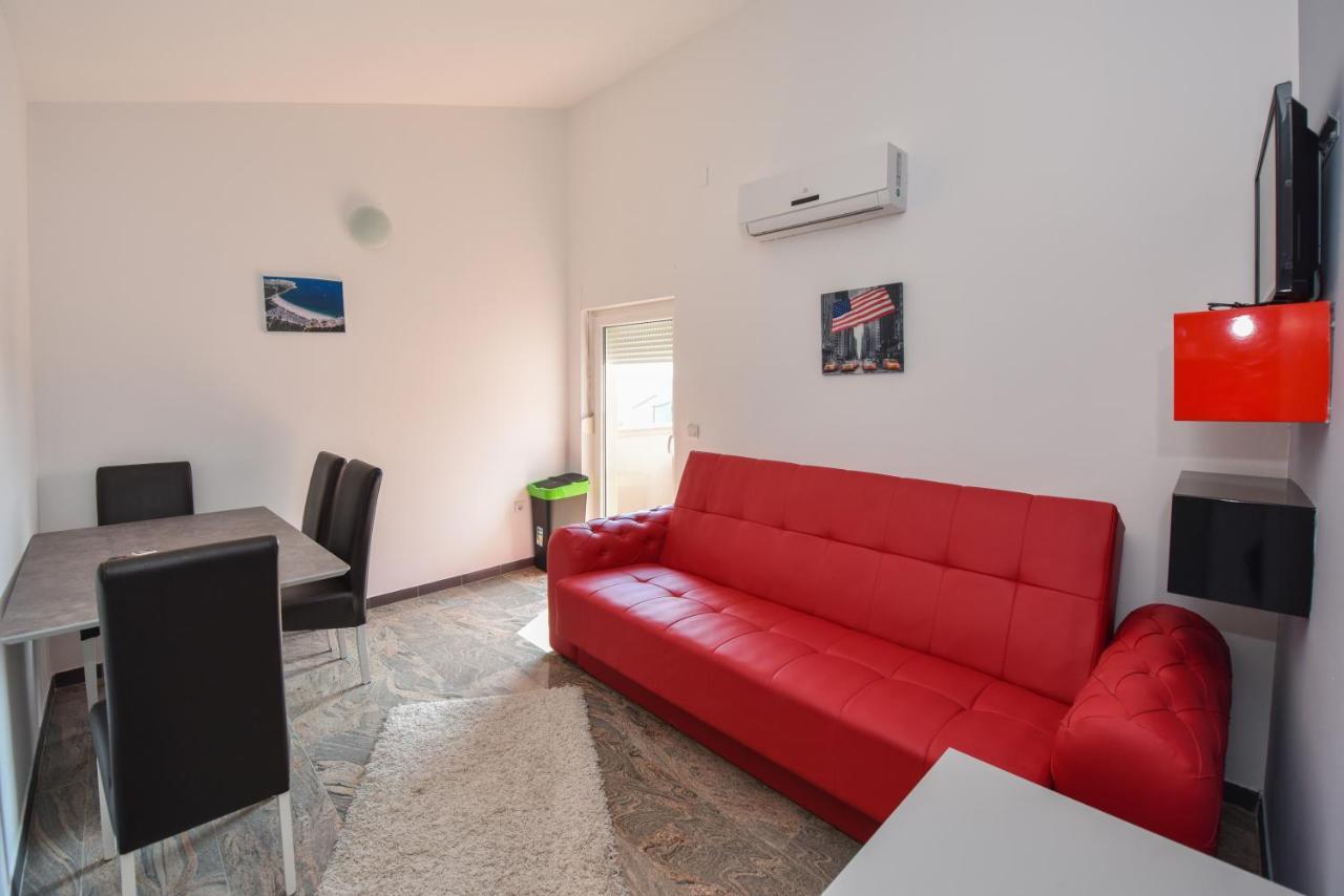 Apartments Prince & Tiffany Novalja Bagian luar foto
