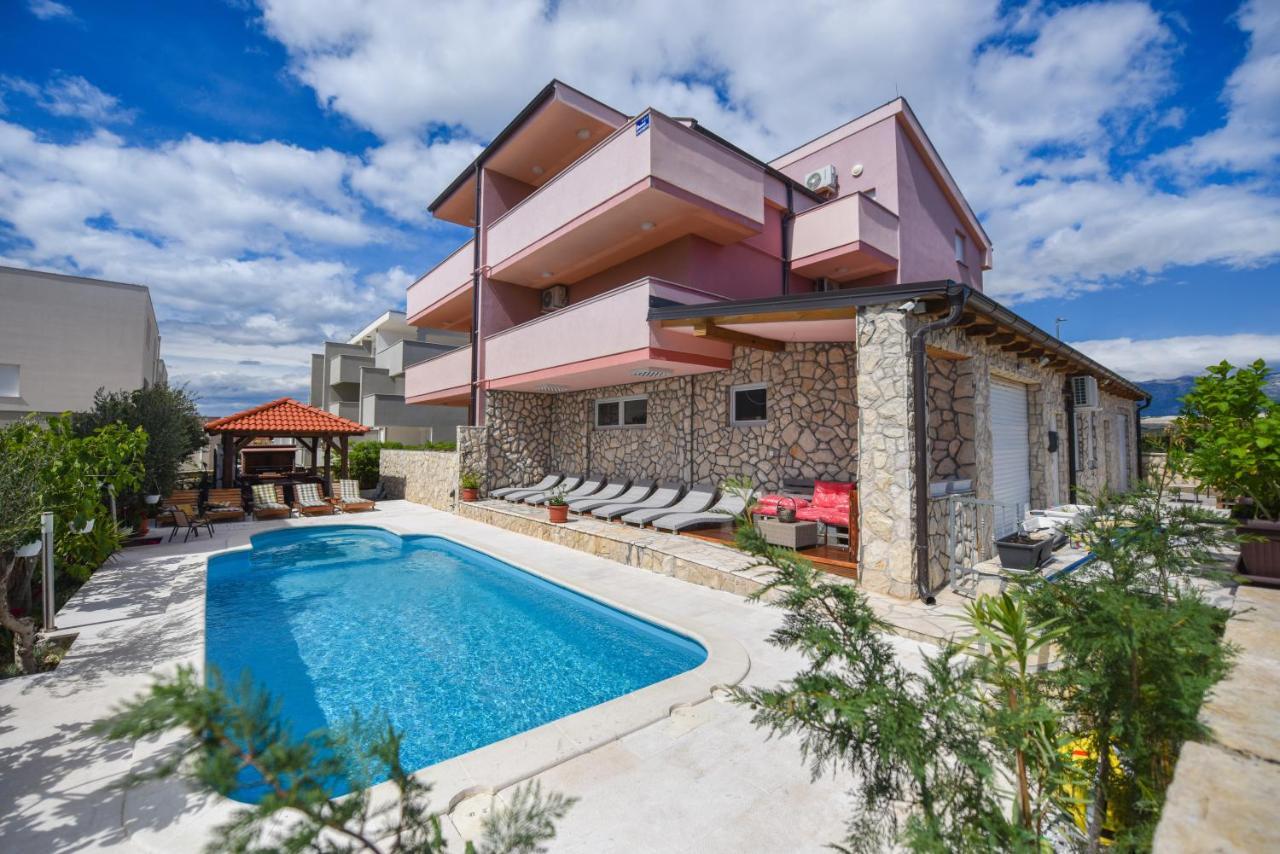 Apartments Prince & Tiffany Novalja Bagian luar foto
