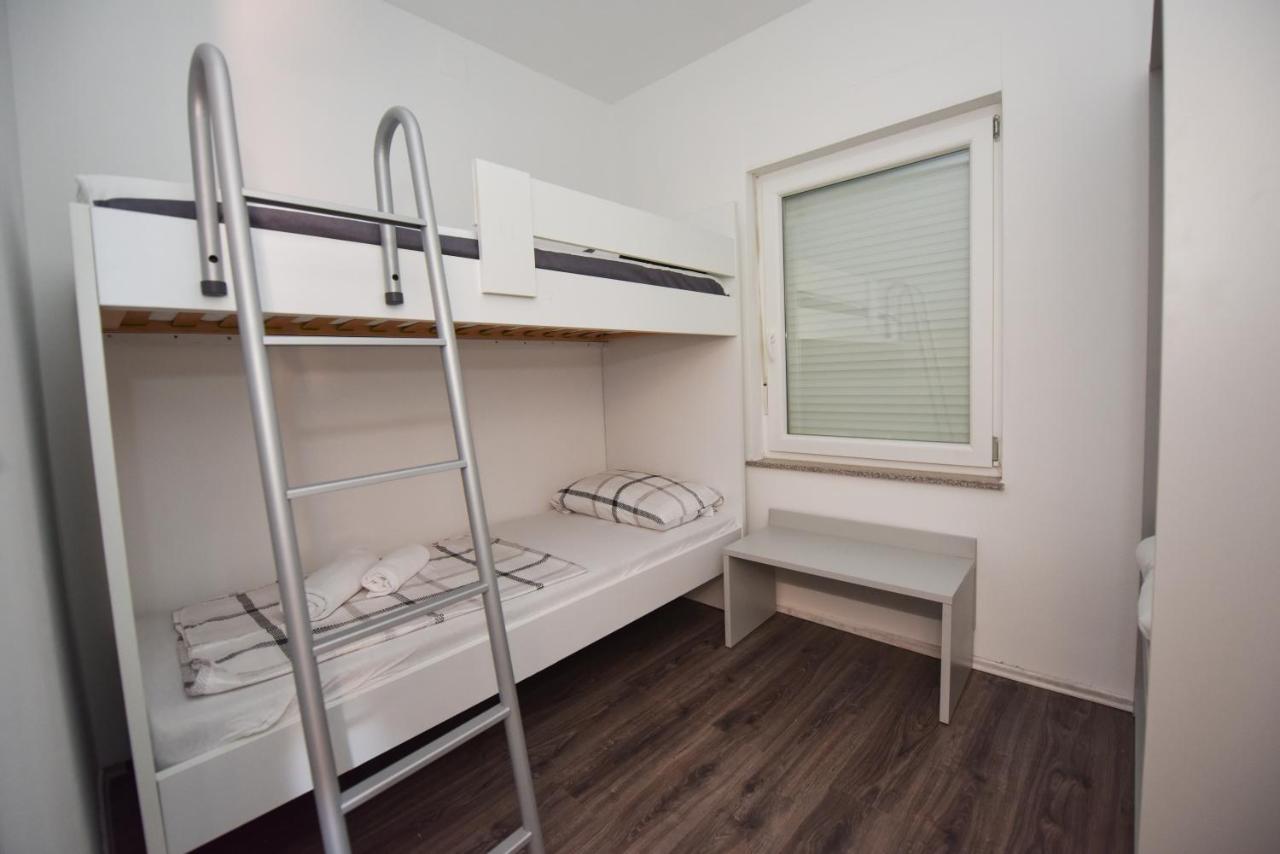 Apartments Prince & Tiffany Novalja Bagian luar foto