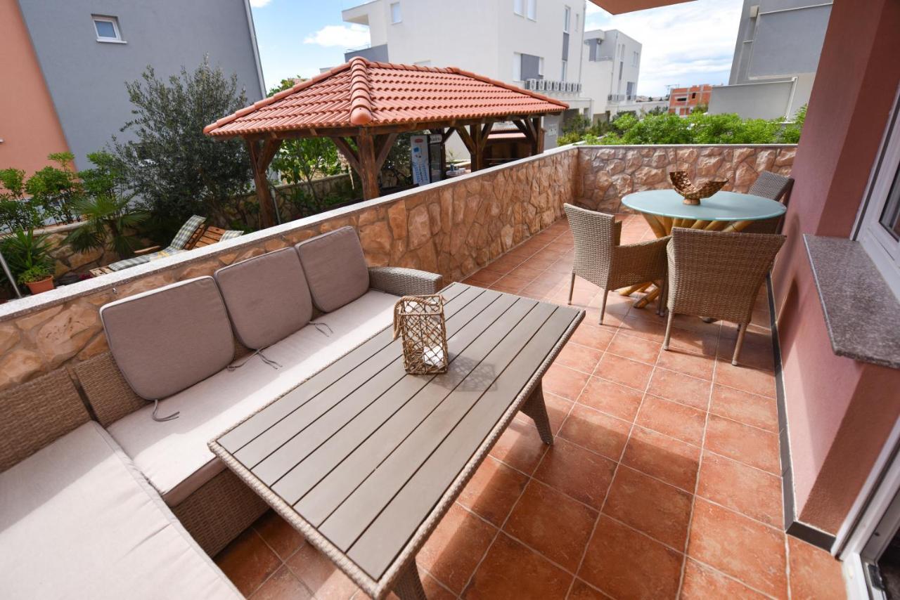 Apartments Prince & Tiffany Novalja Bagian luar foto